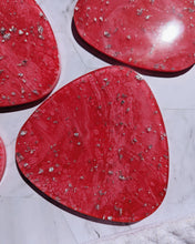 Load image into Gallery viewer, Irregular Resin Coasters - Passion red marble
